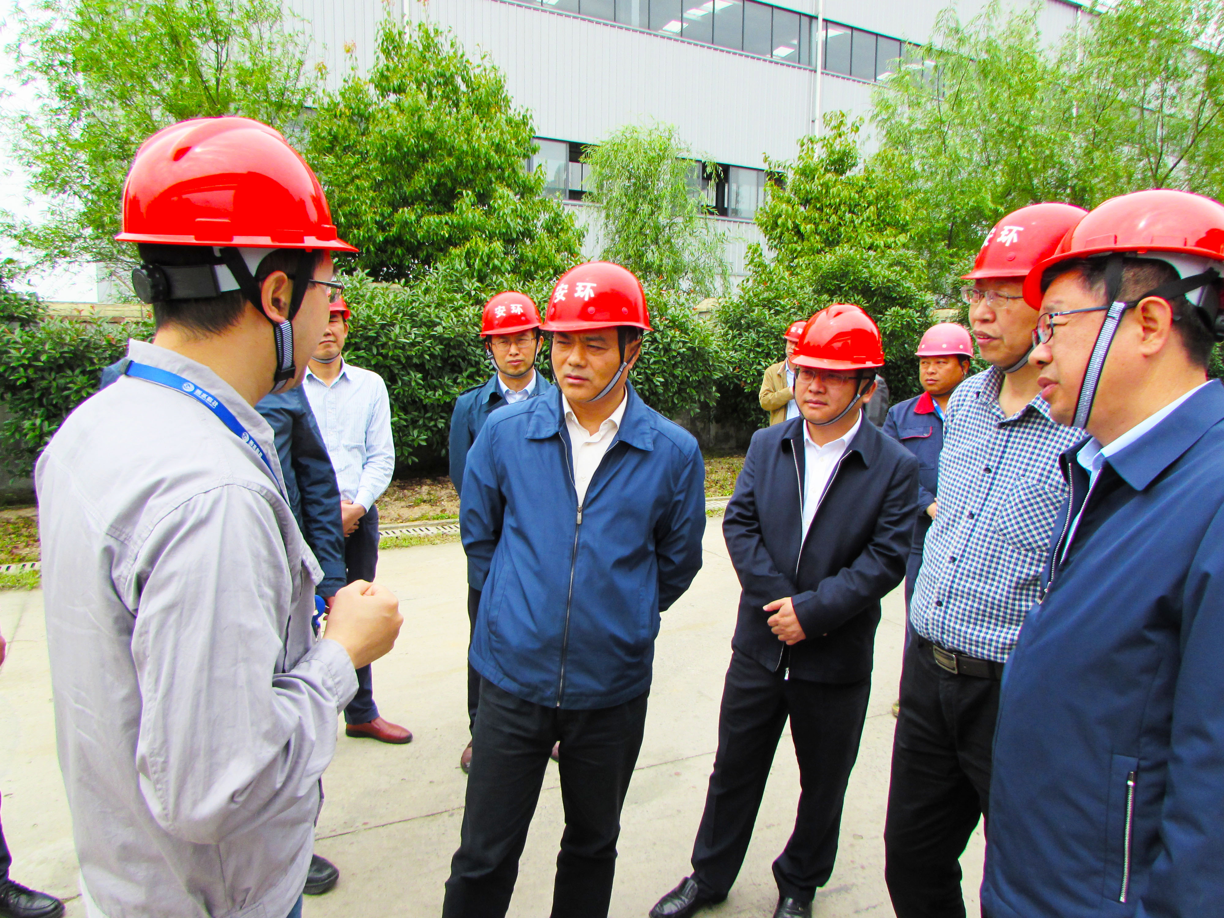 國務(wù)院安委會(huì)第六?；瘜ｍ?xiàng)巡查組檢查我司安全生產(chǎn)工作.jpg